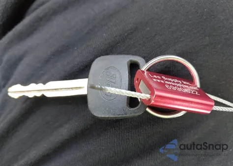 1999 Toyota Corolla Le z USA, uszkodzony, nr VIN 2T1BR12E8XC109982